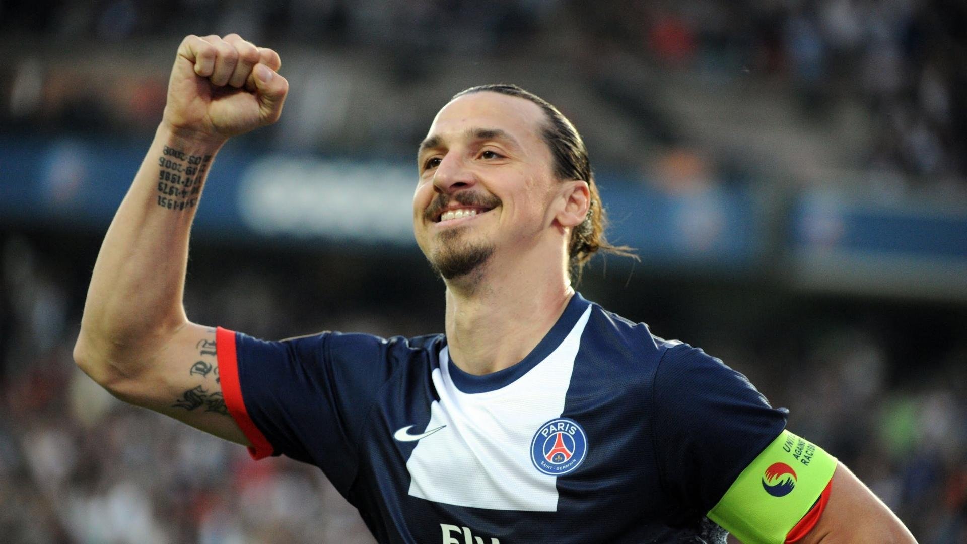 巴萨极限压榨：14场12球前锋被要求降薪续约，巴萨现任前锋